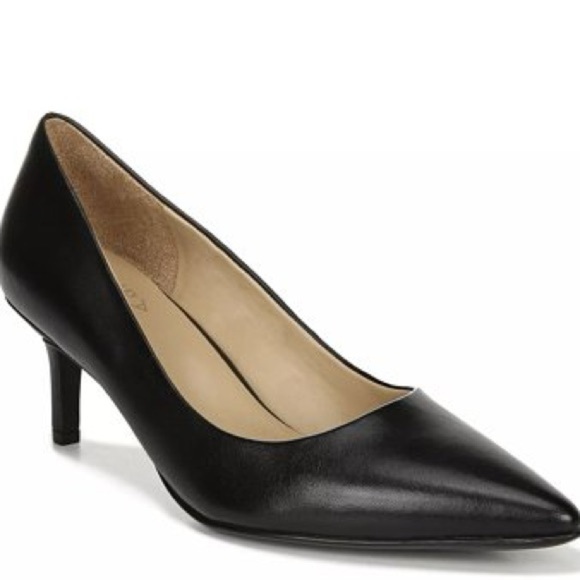 Everly Black Pointed Toe Heels Naturalizer Everly Pump - Picture 1 of 8